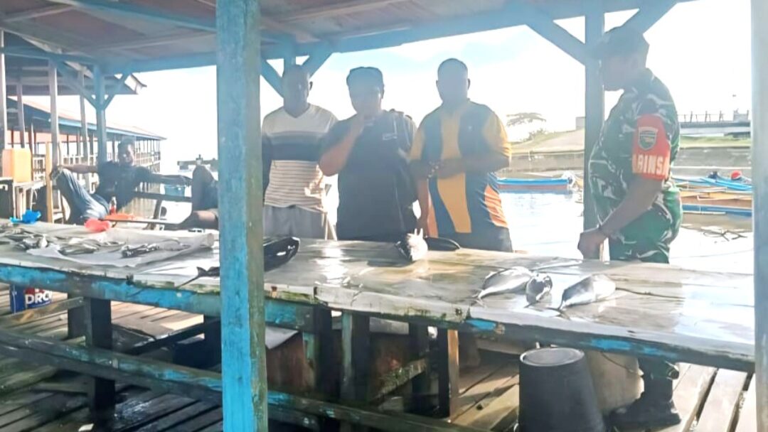 Jalin Silaturahmi, Babinsa Supiori Selatan Interaksi Langsung dengan Warga Binaan