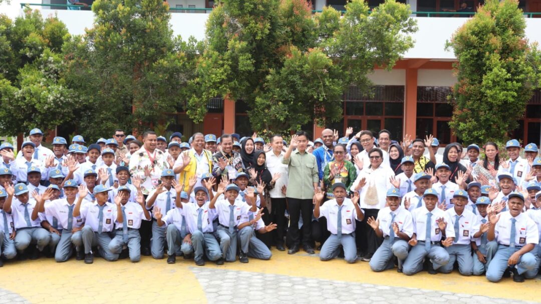 Wapres Gibran Kunjungi Sekolah Rakyat SRMA 29 Jayapura, Pj Gubernur Agus Fatoni: Sangat Bermanfaat untuk Papua