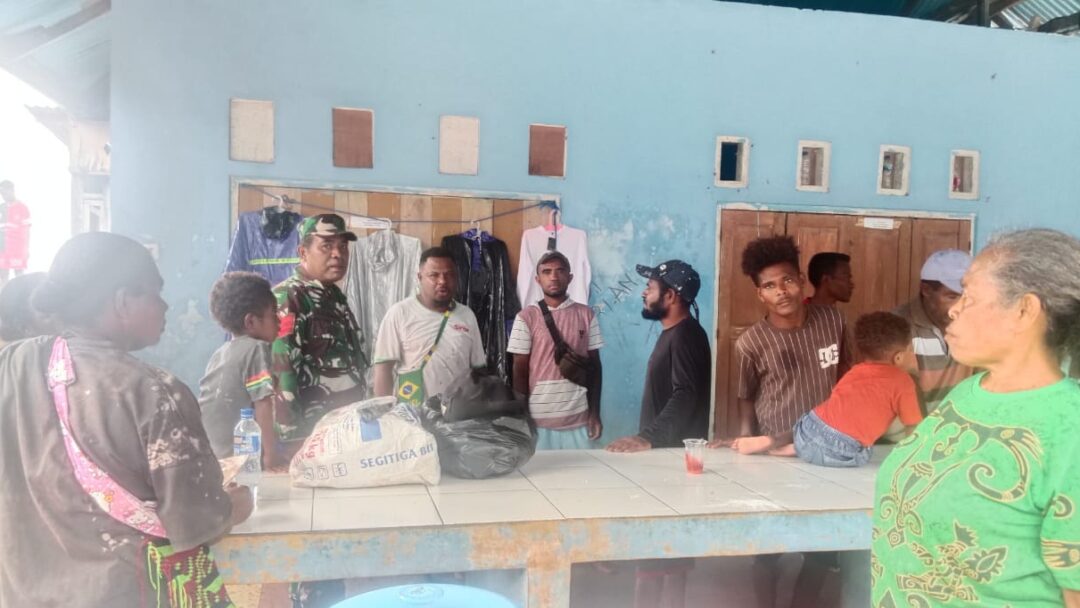 Peduli, Babinsa Biak Timur Imbau Nelayan Waspadai Cuaca Saat Melaut