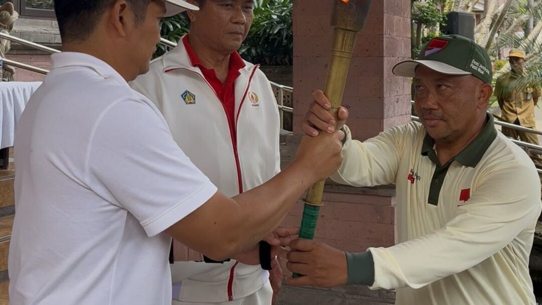 Bupati Kembang Terima Obor Api Porprov XVI Bali 2025, Tanda Semangat Sportivitas Membara