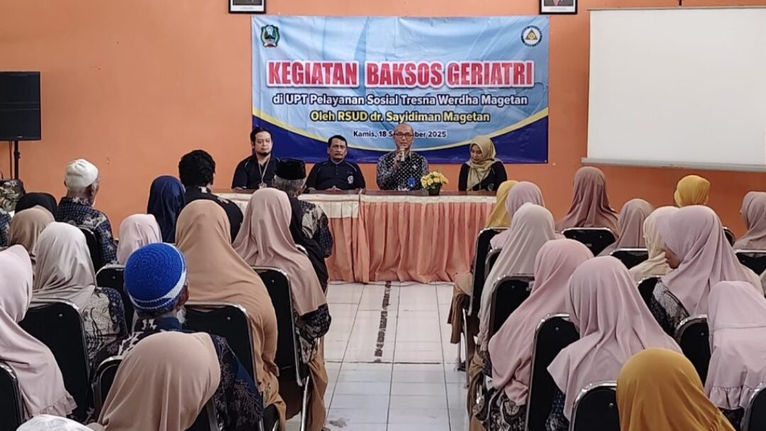 Bhakti Sosial HUT Ke-111, RSUD dr. Sayidiman Turunkan Tim Geriatri Di Panti Jompo