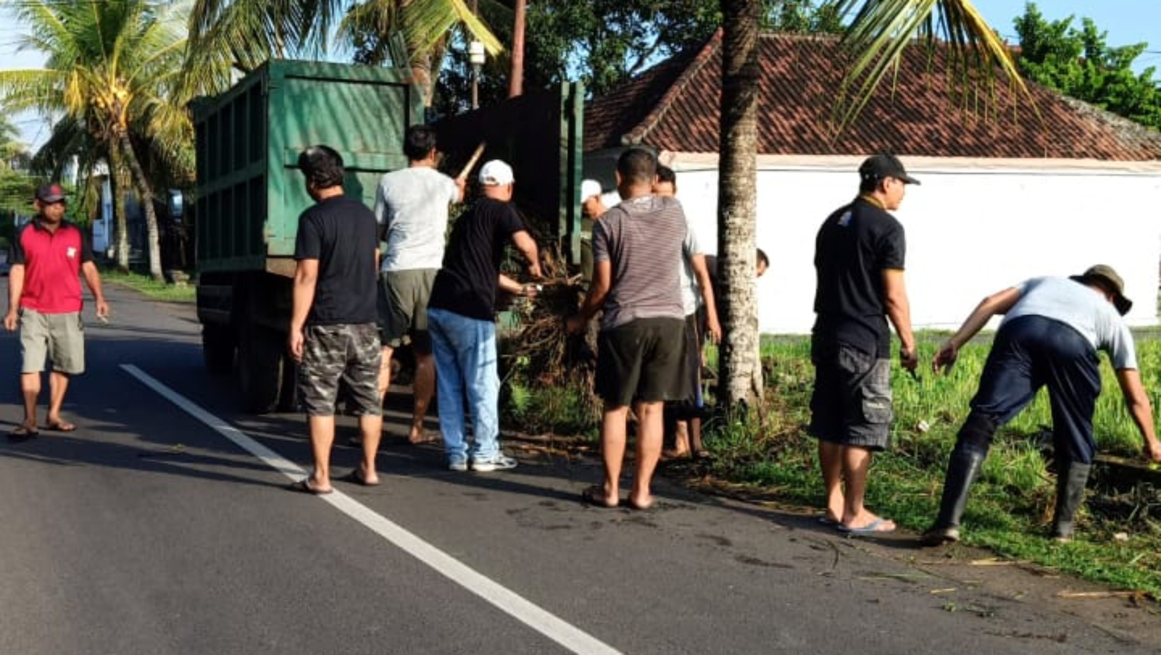 Jembrana Intensifkan Gotong Royong Pasca Banjir, Perkuat Sinergi Pemerintah Dengan Masyarakat