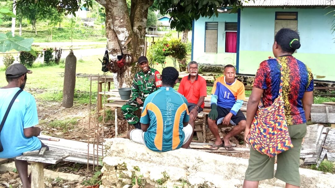 Peduli Warga, Babinsa Imbau Warga Jaga Keamanan dan Kebersihan Lingkungan