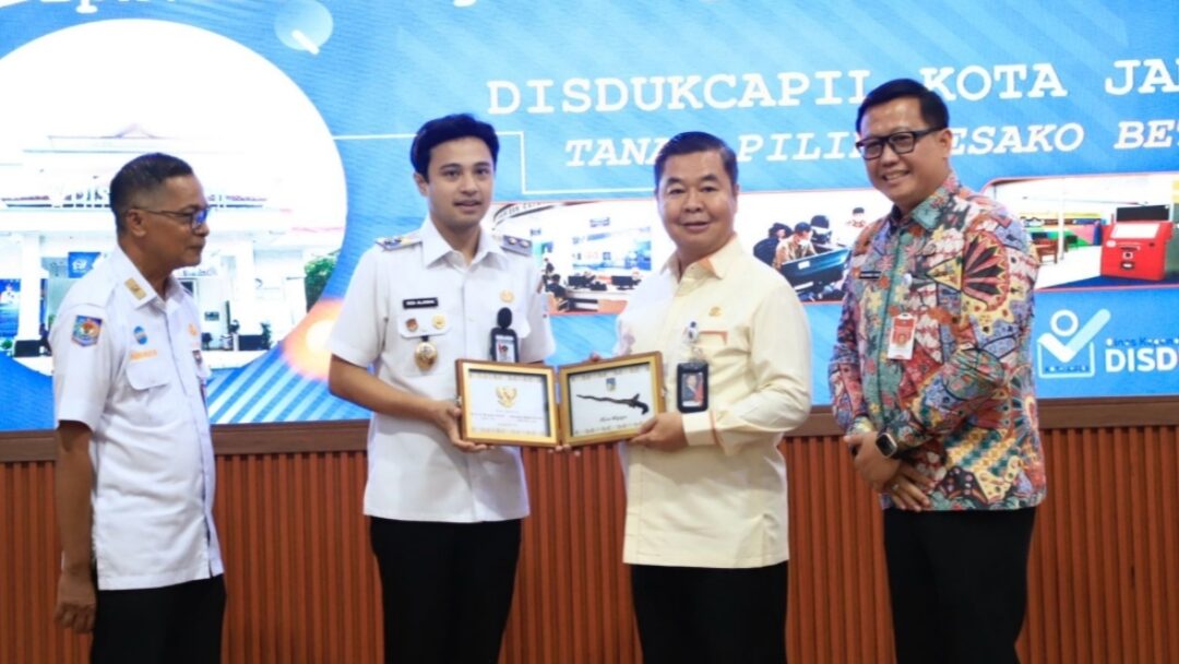 Dirjen Teguh Puji Disdukcapil Kota Jambi, Masyarakat Puas Berkat Layanan Adminduk Cepat dan Bebas Pungli