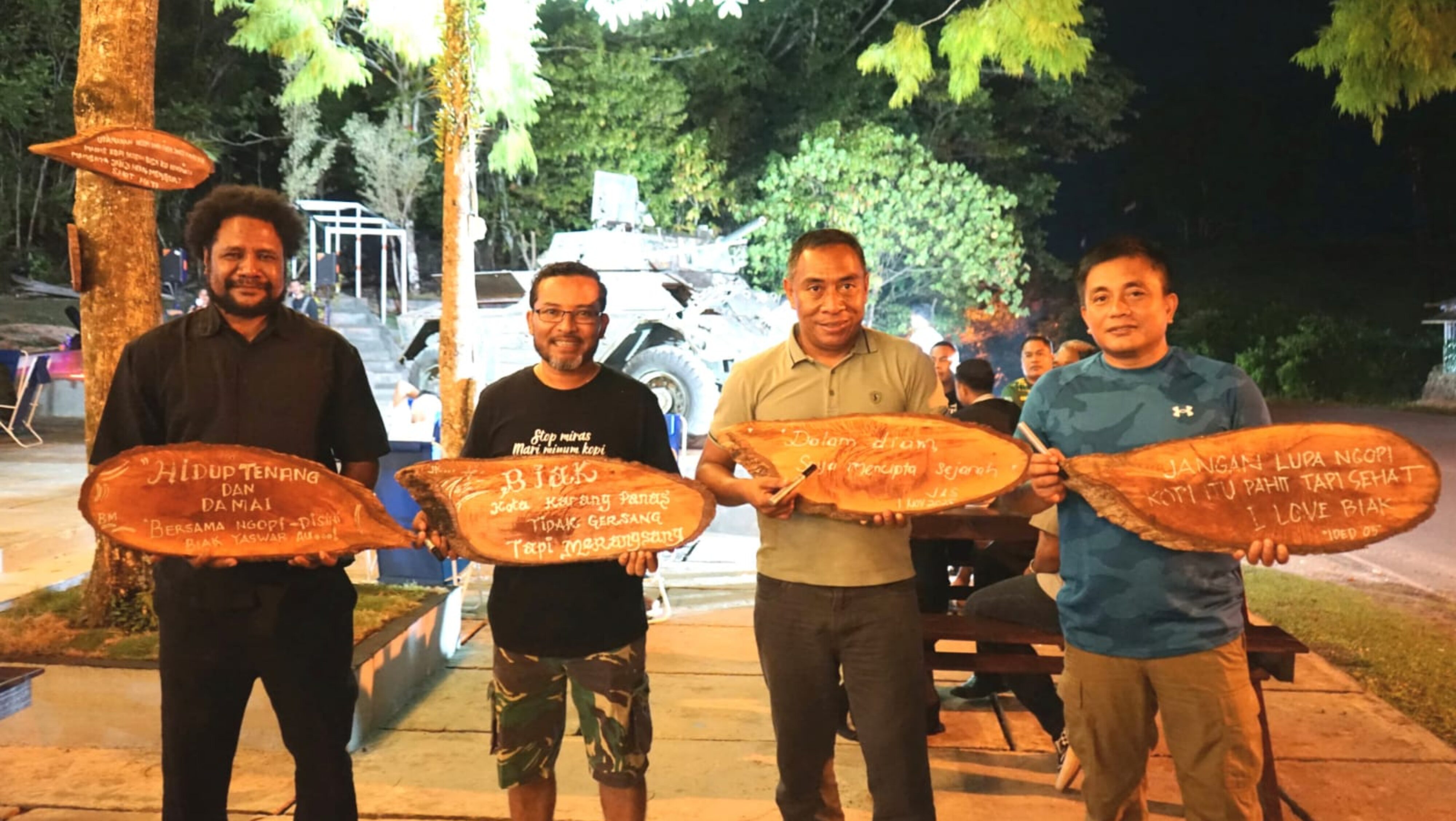Wabup Biak dan Supiori Kunjungi Taman “Ko Pi Sini Saaja” Tempat Nongkrong Baru Warga