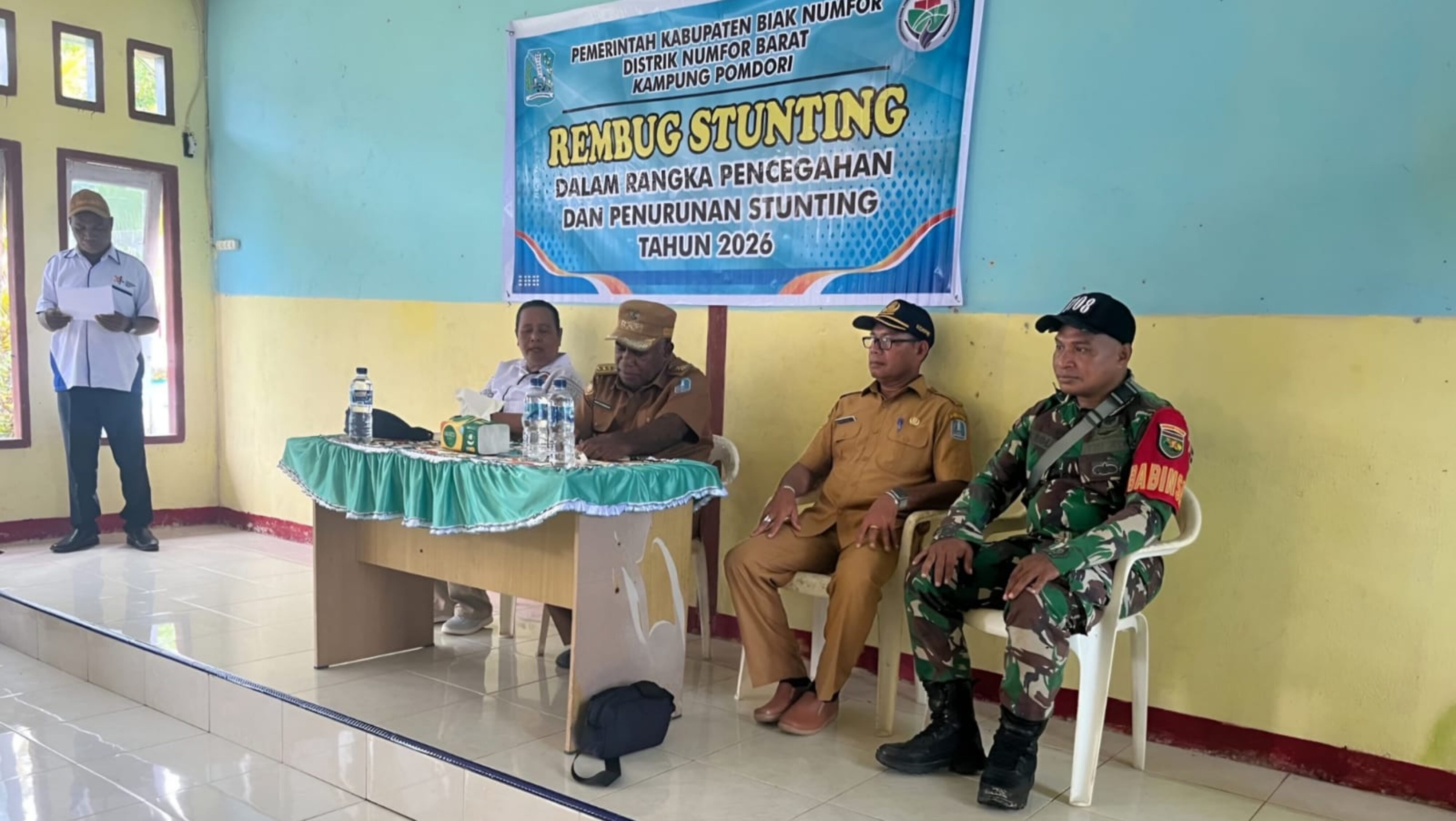 Cegah Stunting, Babinsa Koramil 1708-05/Numfor Hadiri Rembuk Stunting di Wilayah Binaan