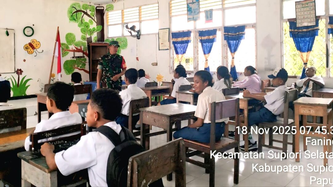 Babinsa Supiori Selatan Beri Edukasi Cegah Bullying di Lingkungan Sekolah