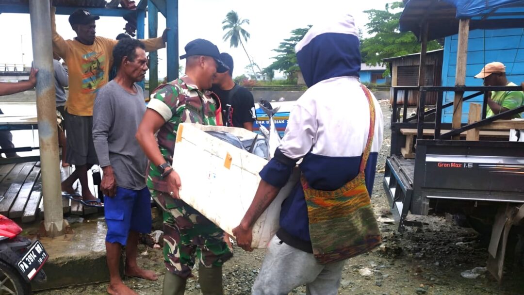 Wujud Kepedulian, Babinsa Ajak Pedagang Jaga Kebersihan dan Hindari Penggunaan Formalin