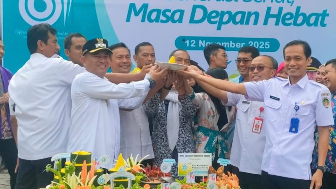 Dinkes Madiun Gelar Upacara HKN Ke-61, Wabup Purnomo Hadi Ajak Nakes Wujudkan Madiun “Bersahaja”