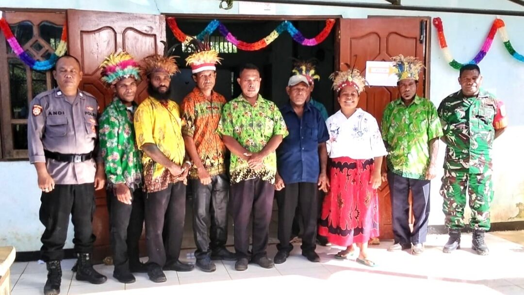 Babinsa Biak Utara Pastikan Pemilihan Kepala Kampung Berjalan Tertib dan Lancar