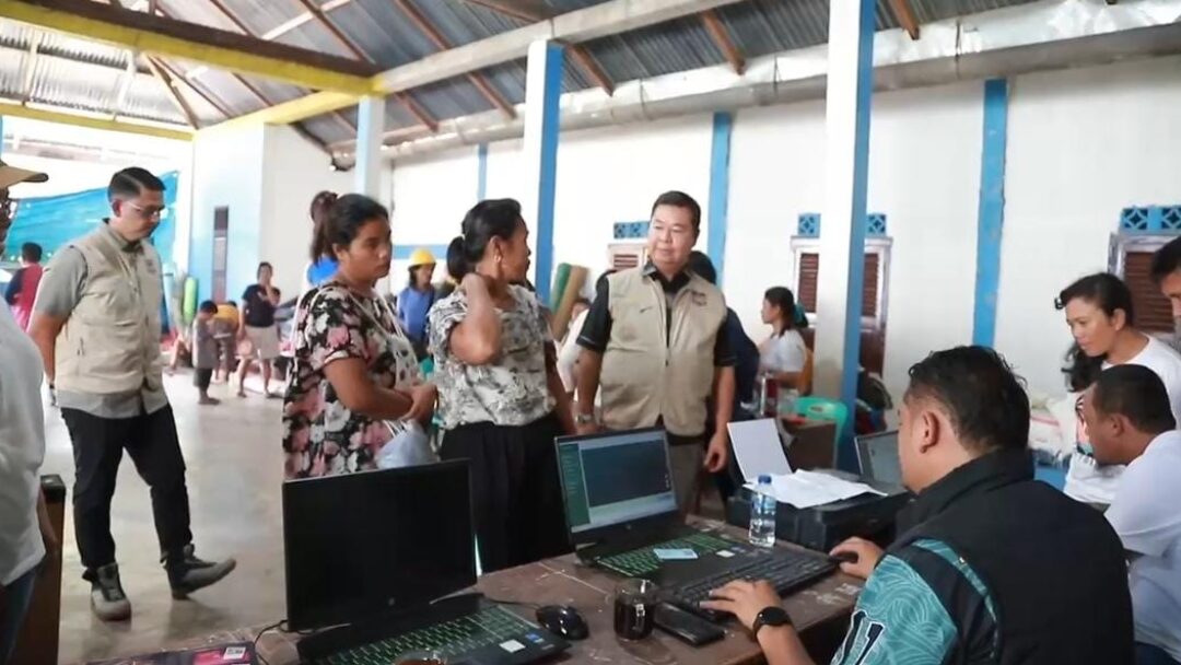 Dukcapil Turun Langsung, Bantu Korban Bencana Di Tapanuli Utara Dapatkan Dokumen Kependudukan 