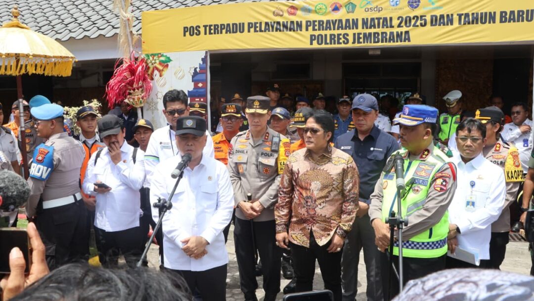 Wagub Giri Prasta Dampingi Menhub Tinjau Pelayanan Nataru di Pelabuhan Gilimanuk