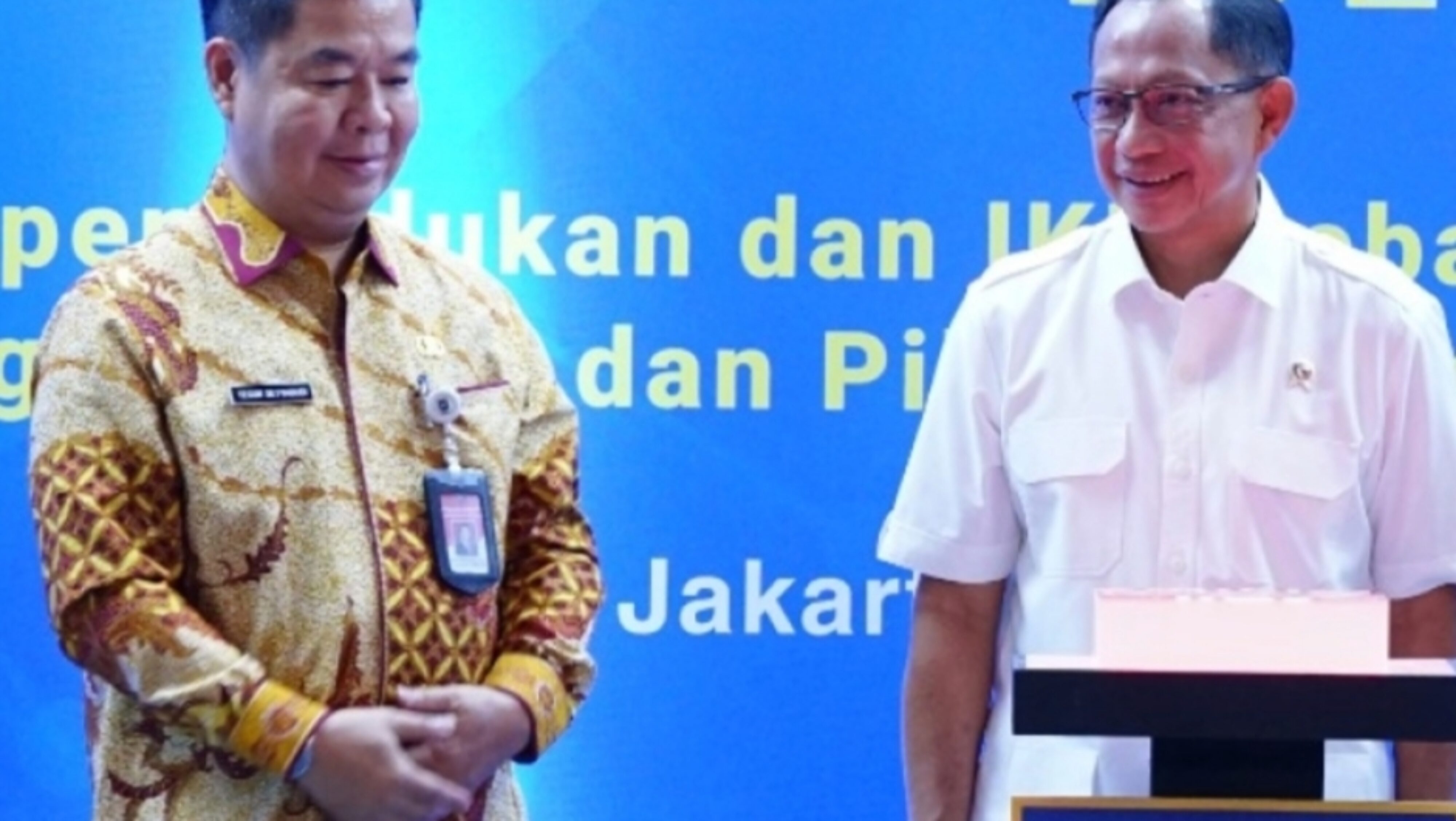 Mendagri Tito dan Dirjen Dukcapil Tekankan Pelayanan Adminduk Cepat, Tanggap, dan Humanis Pasca Bencana