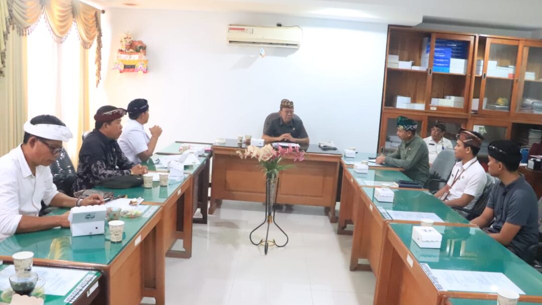 Komisi I DPRD Jembrana Teliti Hasil Fasilitasi Gubernur Terhadap Ranperda BUMDes