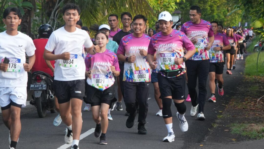 Bupati Kembang Dan Wabup Ipat Ikuti Negaroa Fun Run, Semarakkan Semangat Kebersamaan