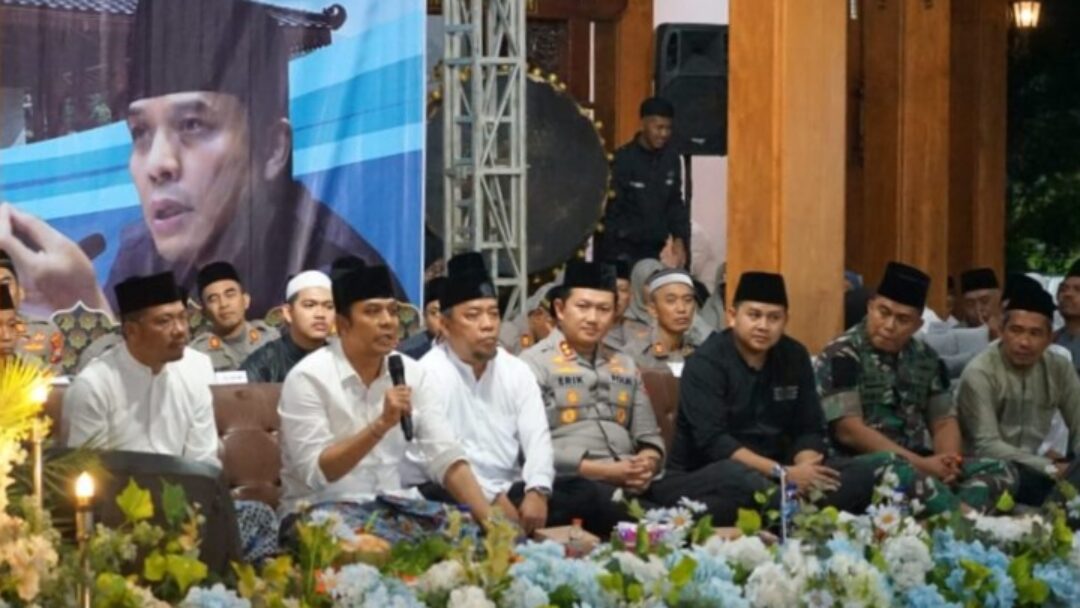 Magetan Bersholawat Digelar Pemkab, Kehadiran Gus Kautsar Menarik Ribuan Jamaah