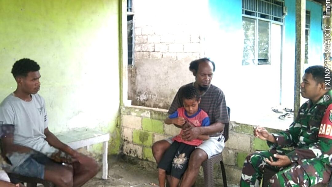 Babinsa Biak Barat Perkuat Komsos dengan Warga Binaan