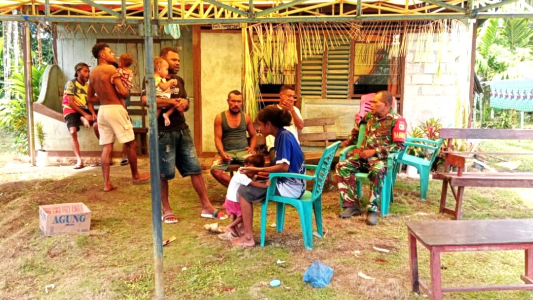 Babinsa Biak Barat Anjangsana dan Komsos dengan Warga Binaan