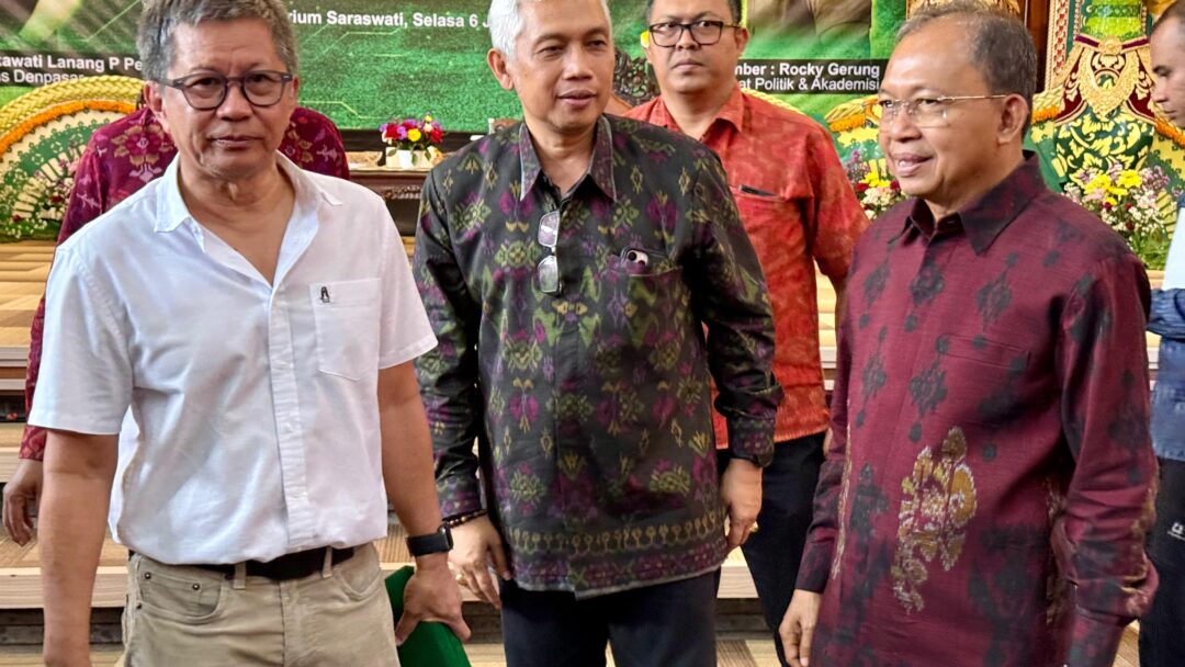 Hadiri Kuliah Umum Rocky Gerung di Unmas, Gubernur Koster Ajak Mahasiswa Manfaatkan AI Tanpa Tinggalkan Jati Diri