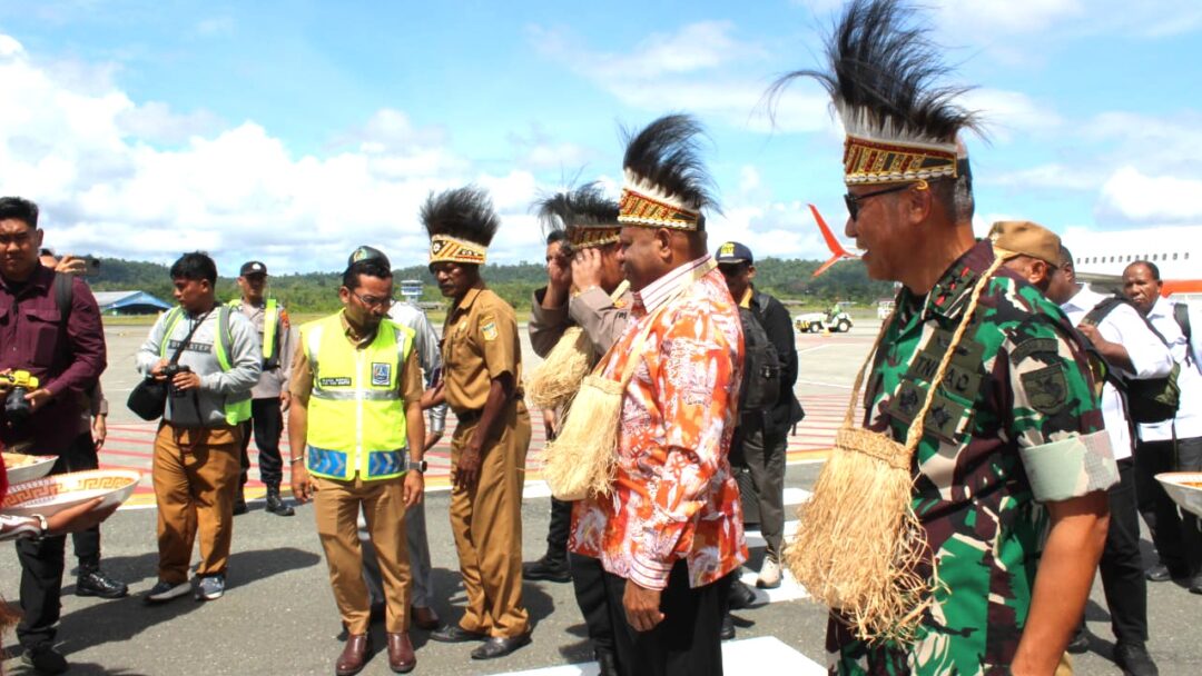 Pangdam XVII/Cenderawasih dan Gubernur Papua Tiba di Biak untuk Persiapan Kunjungan RI-2