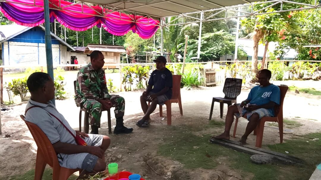 Pererat Silaturahmi, Babinsa Ingatkan Warga Penting Jaga Keamanan Kampung