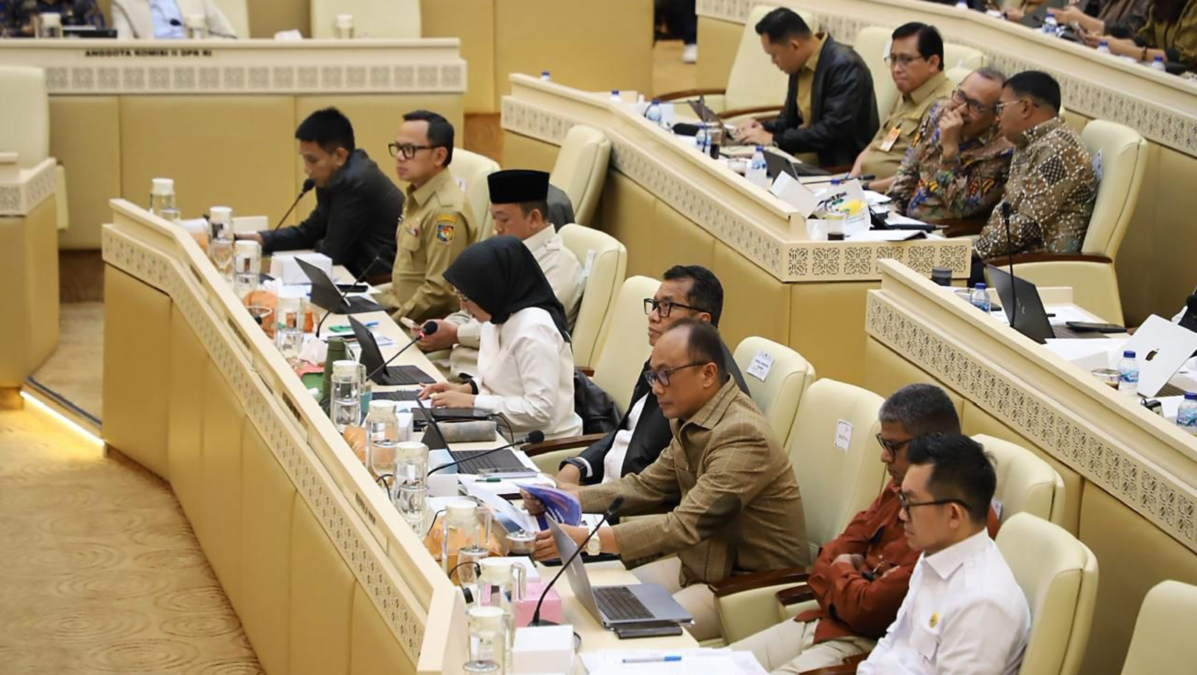 Prof. Zudan Pastikan Negara Tetap Hadir Lewat Layanan BKN & Pemenuhan Hak ASN Terdampak Bencana Sumatra