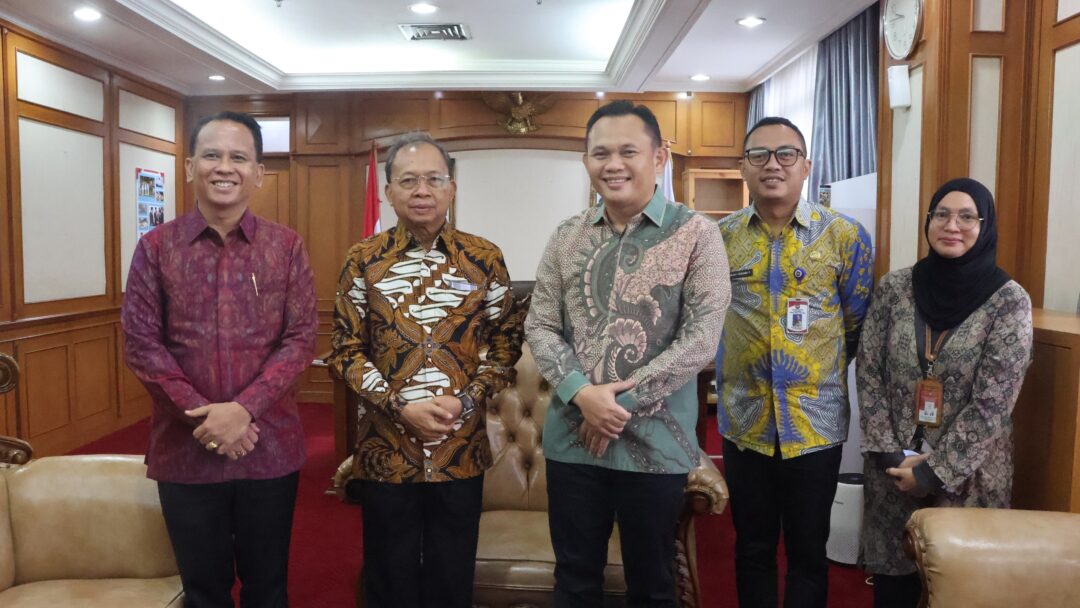 Gubernur Koster Laporkan Raperda Penyertaan Modal BPD Bali ke Mendagri, Dirjen Otda Siap Proses