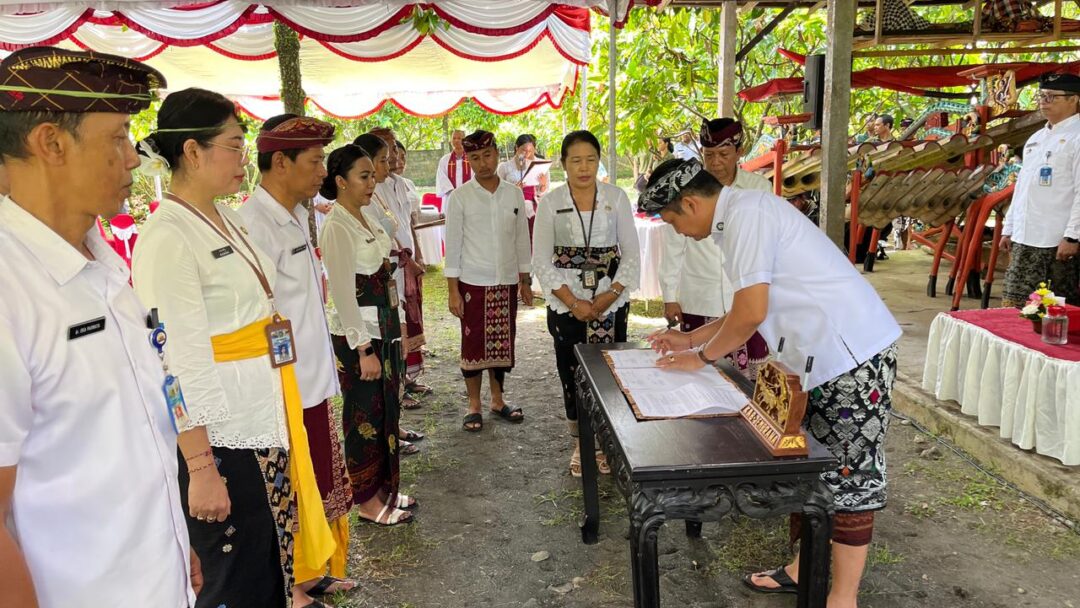 Awali 2026, Bupati Kembang Tancap Gas! Lantik Puluhan Pejabat Di Kebun Kakao