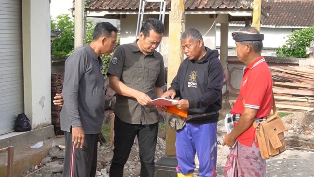 Pastikan Aspirasi Terealisasi, Bupati Kembang Tinjau Pembangunan Wantilan Dan Jaringan Air Bersih Di Desa Tukadaya