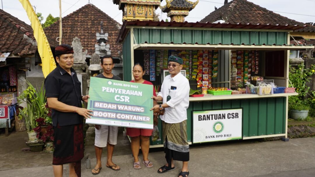Dukung Ekonomi Kerakyatan, Melalui CSR BPD Bupati Kembang Berikan Bantuan Booth Kontainer