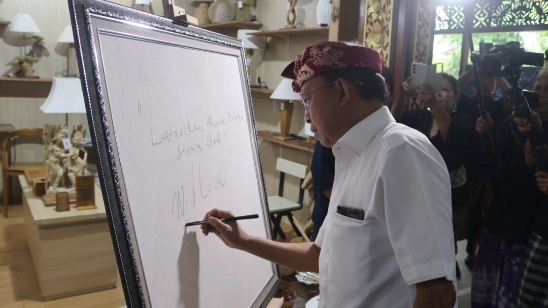 Buka Bulan Bahasa Bali VIII, Gubernur Koster: Aksara Bali harus Tampil di Semua Ruang