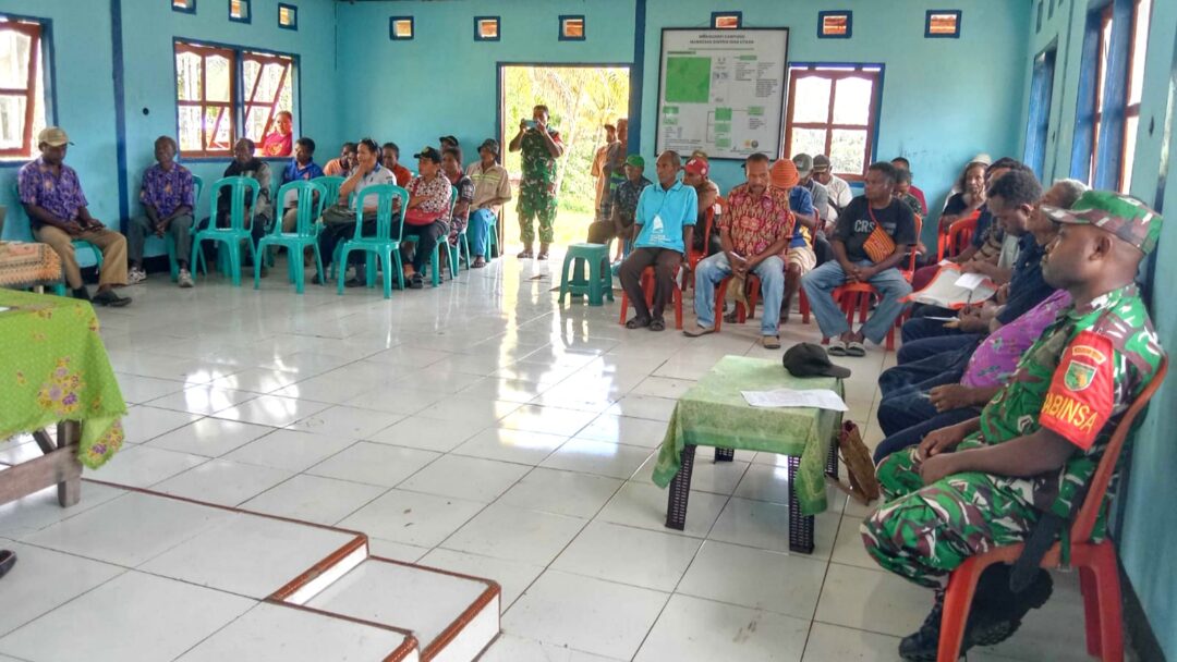 Babinsa Biak Utara Dukung Program Pembangunan Lewat Musrembang Kampung Mambesak