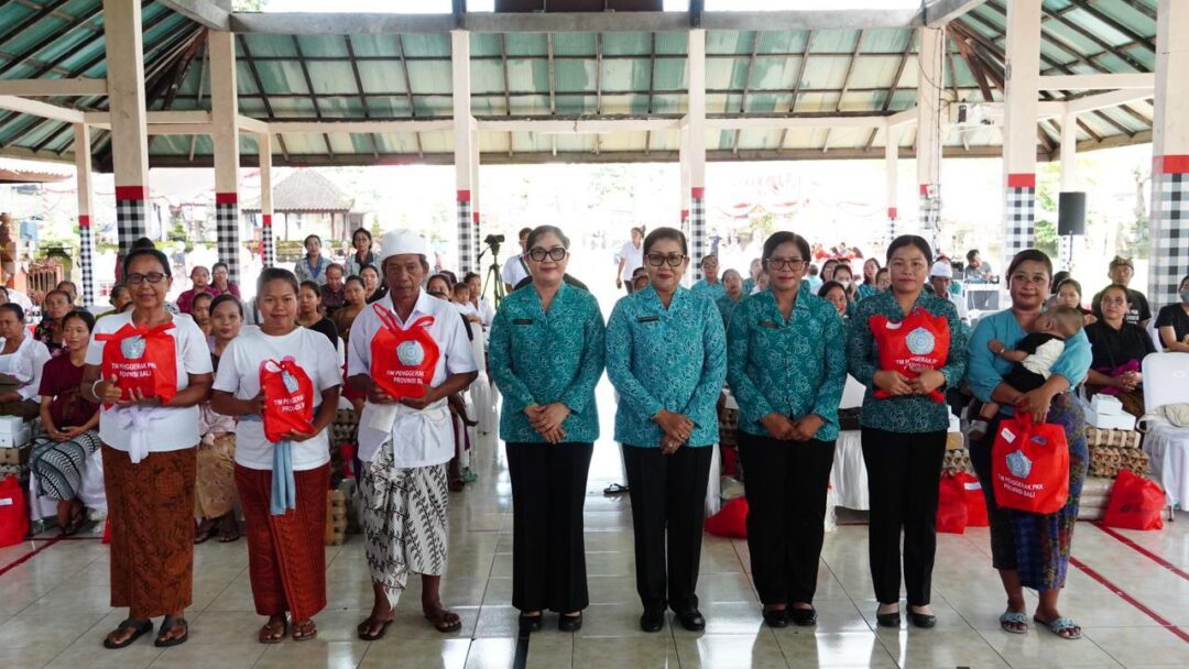 Bergerak dan Berbagi di Kabupaten Tabanan, Ibu Putri Koster Ingin Tiga Kecamatan Jadi Percontohan PSBS