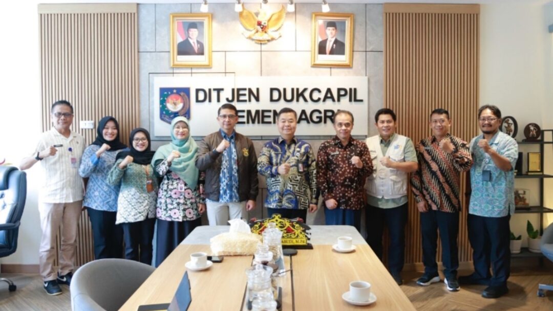 Dirjen Dukcapil Dorong Banyumas dan Depok Jadi Role Model Transformasi IKD Perkuat Digitalisasi Perlinsos