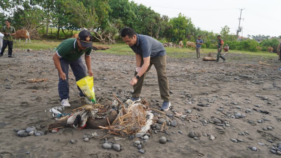 Lawan Sampah Plastik, Jembrana Gagas Satgas Bersih Pantai Berbasis Kolaborasi Masyarakat