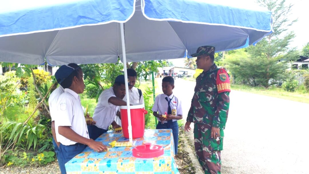 Babinsa Supiori Selatan Berikan Pemahaman kepada Siswa SMP YPK Korido