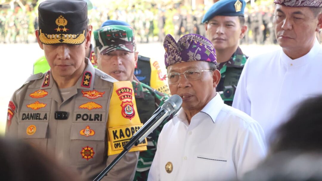 Pimpin Apel Pasukan Bersama Kapolda, Gubernur Koster Ingin Bali Tetap Aman dan Kondusif