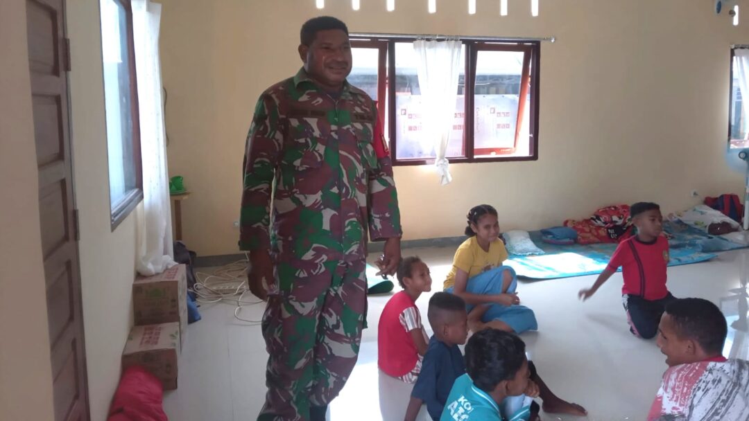 Tingkatkan Kedekatan dengan Anak-Anak, Babinsa Hadir di Camping Paskah