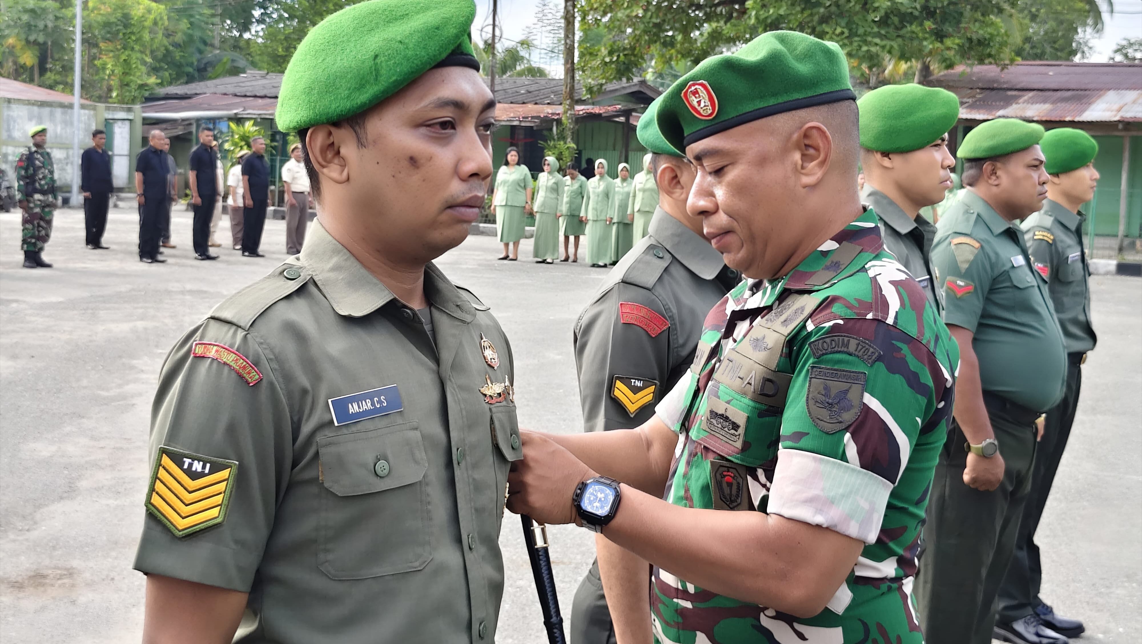Sebanyak 57 Prajurit Kodim 1708/BN Naik Pangkat, Dandim Tekankan Peningkatan Disiplin dan Kinerja