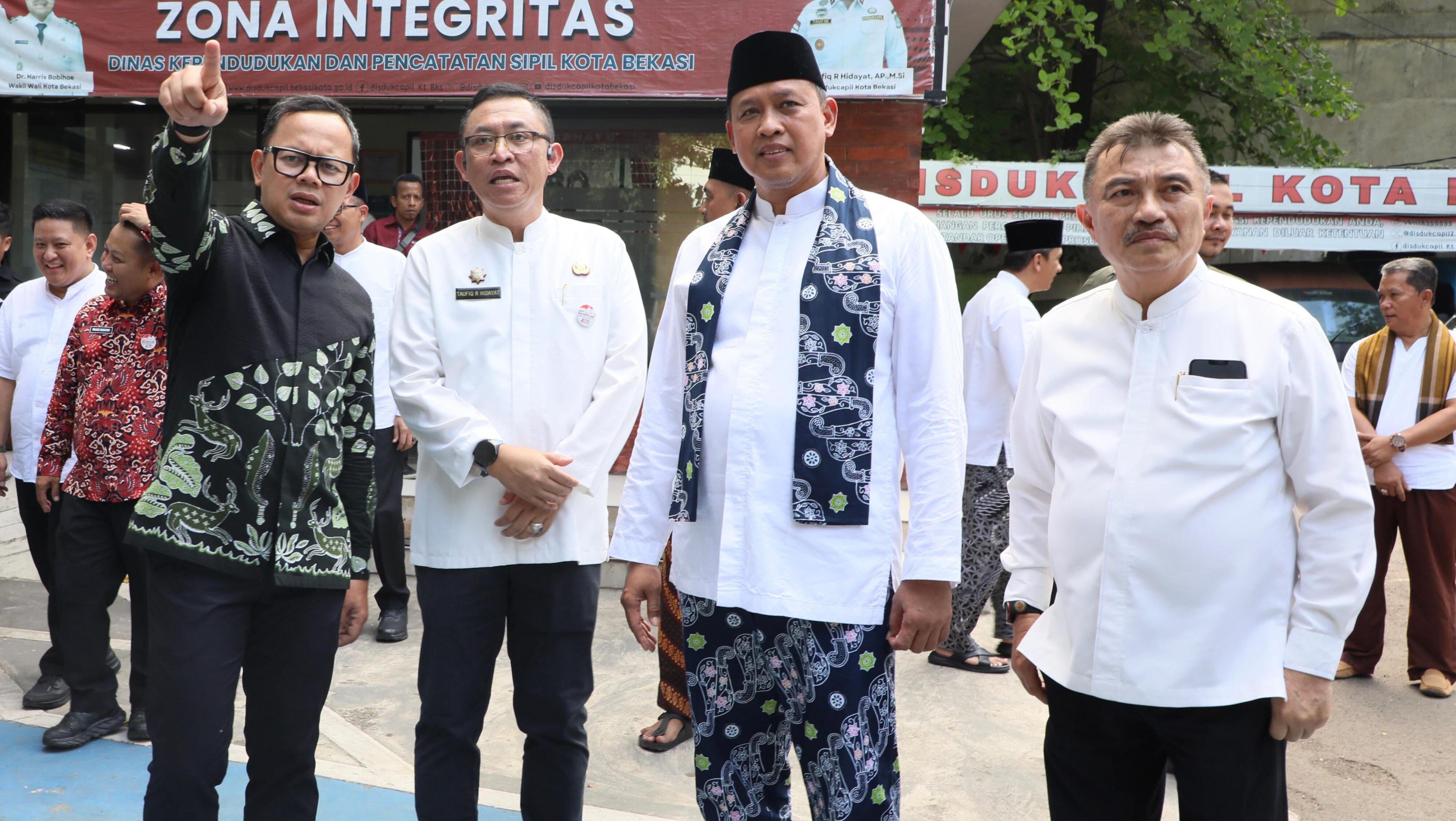 Tinjau Pelaksanaan WFH di Kota Bekasi, Wamendagri Bima Arya Dorong Efisiensi dan Tata Kelola Baru Bernegara