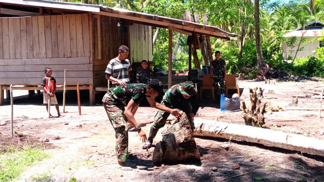 Awali TMMD Ke-128, Satgas Kodim 1708/BN Bersihkan Lahan Pembangunan Rumah di Sansundi