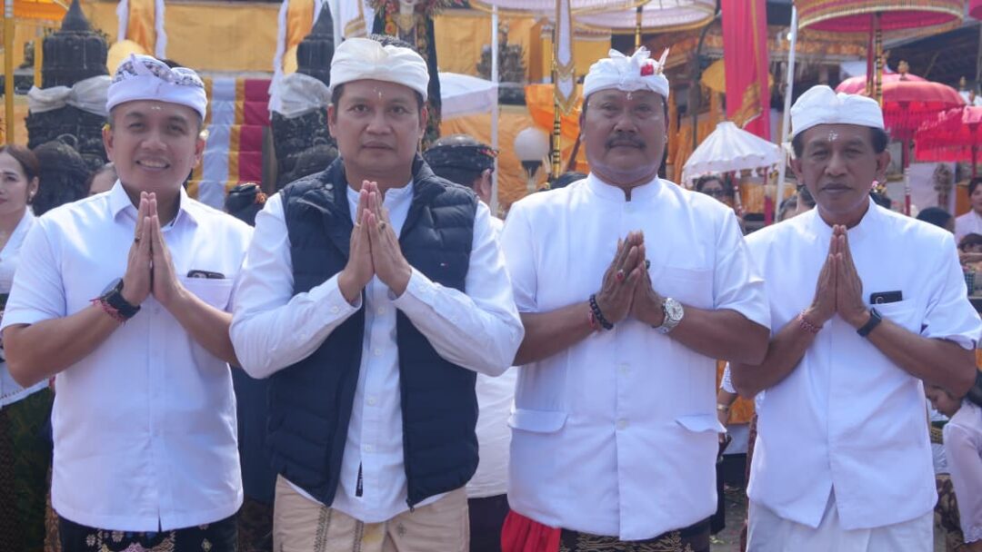 Wujudkan Harmoni Skala-Niskala, Pemkab Jembrana Laksanakan Bhakti Penganyar Di Pura Agung Besakih