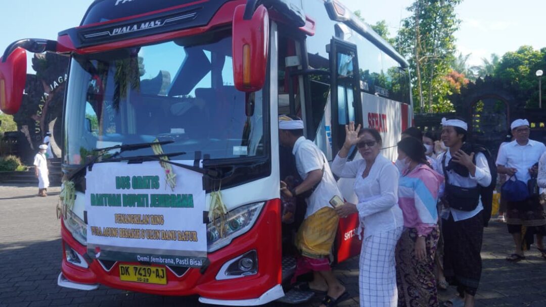 Adopsi Pola Rumah Singgah Dan Mobil Pikap Harmoni , Bupati Jembrana Rintis Layanan Bus Pemedek Gratis Lewat Dana Pribadi