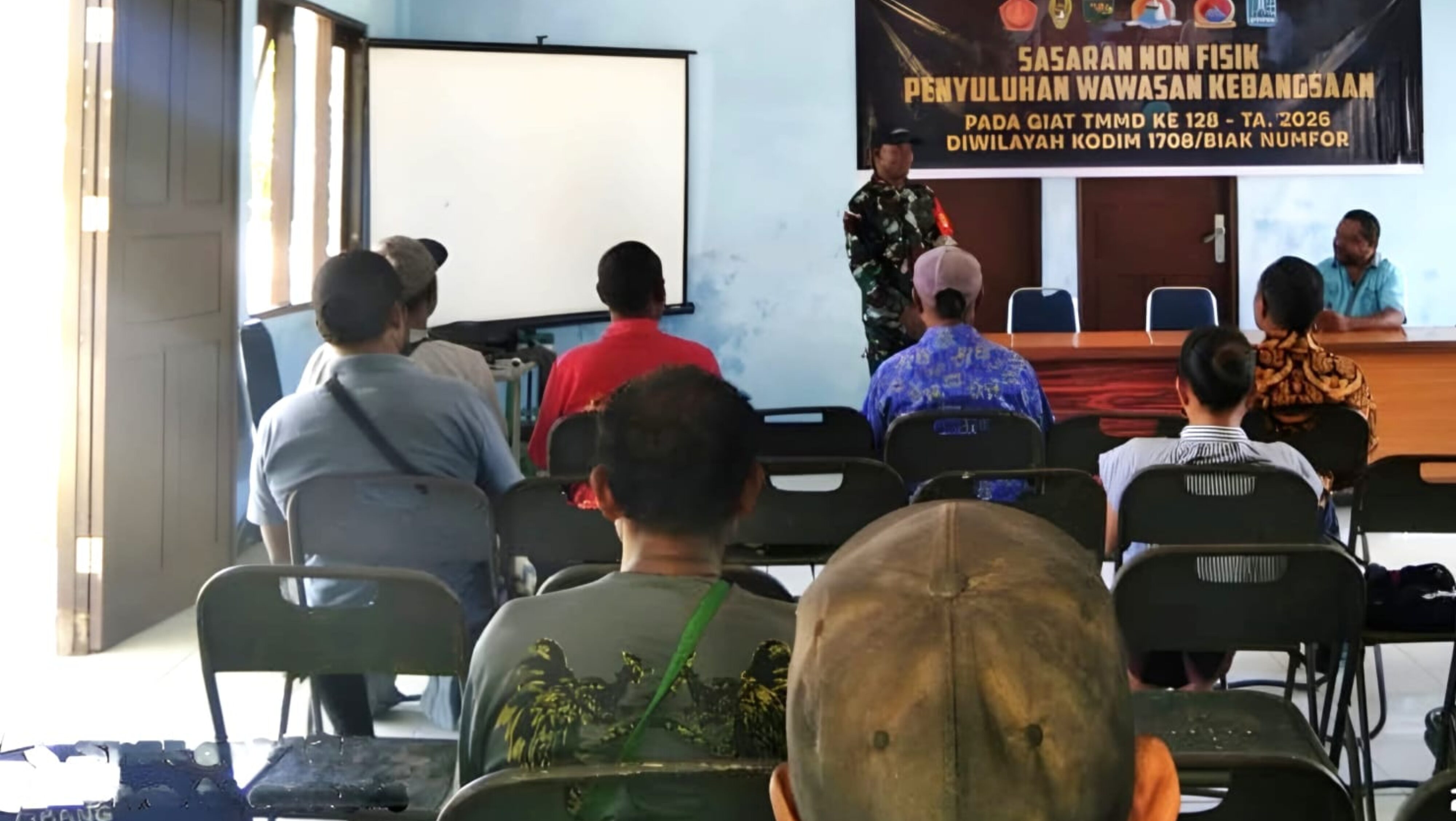 Satgas TMMD Kodim 1708/BN Perkuat Nasionalisme Warga Sansundi Lewat Penyuluhan Wasbang
