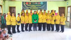 Wujud Kepedulian TMMD 128, Kodim 1708/BN Bersama Persit Salurkan PMT di Wandos