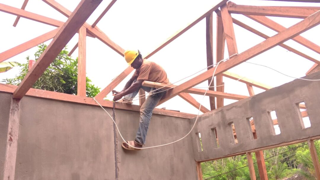 Satgas TMMD Kodim 1708/BN Pastikan Rumah Warga Siap Huni dengan Instalasi Listrik
