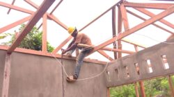 Satgas TMMD Kodim 1708/BN Pastikan Rumah Warga Siap Huni dengan Instalasi Listrik