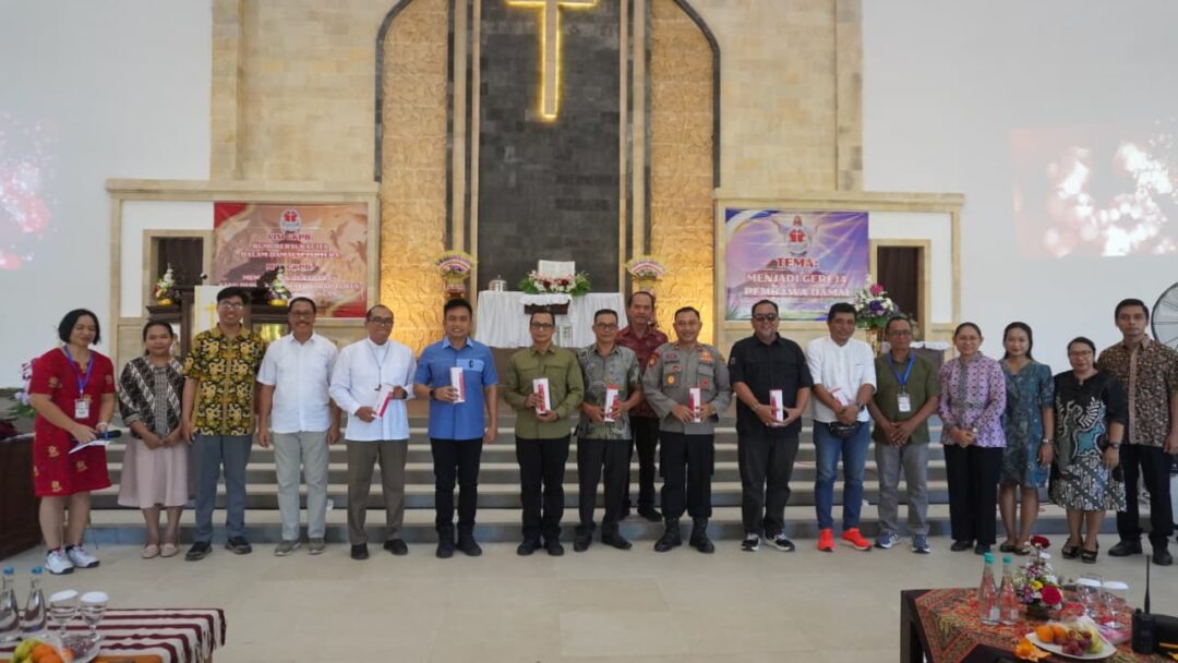 Rayakan Kenaikan Tuhan Yesus Bersama Jemaat Sion Melaya, Wabup Ipat: Keberagaman Adalah Kekuatan Jembrana
