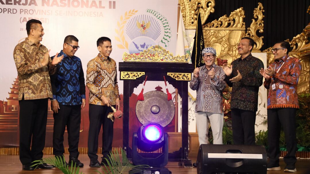 Wamendagri Wiyagus Tegaskan Pentingnya Peran DPRD Provinsi Perkuat Tata Kelola SDA dan Kemandirian Fiskal Daerah