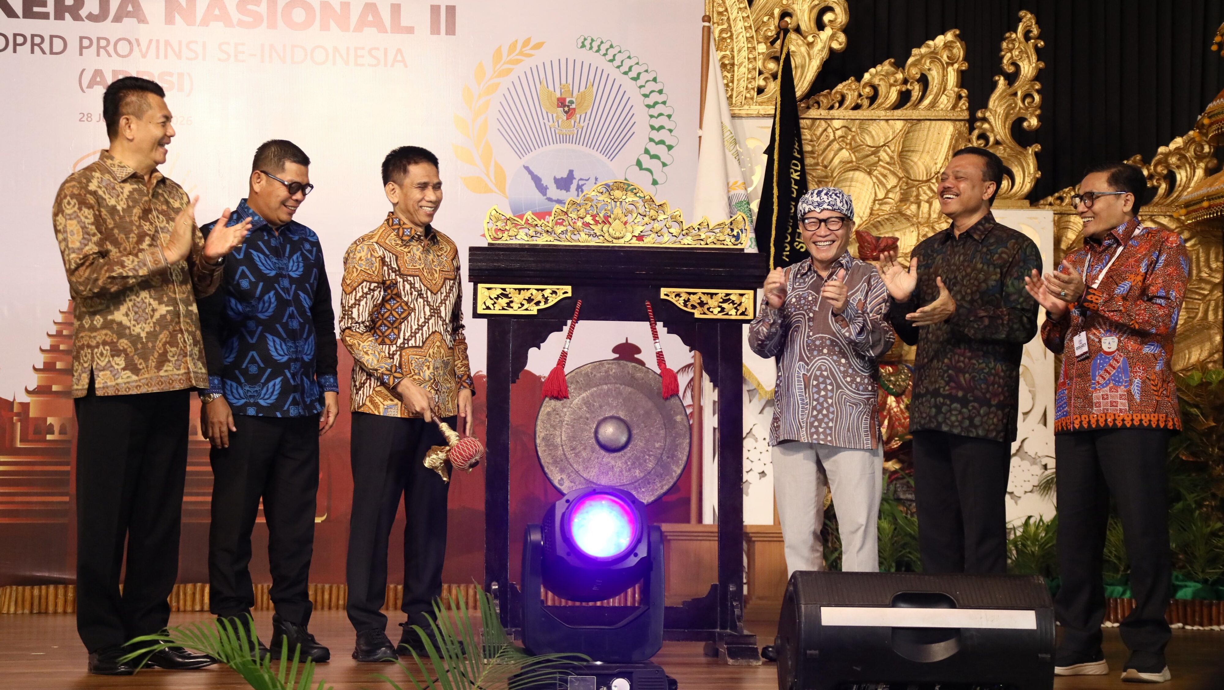 Wamendagri Wiyagus Tegaskan Pentingnya Peran DPRD Provinsi Perkuat Tata Kelola SDA dan Kemandirian Fiskal Daerah